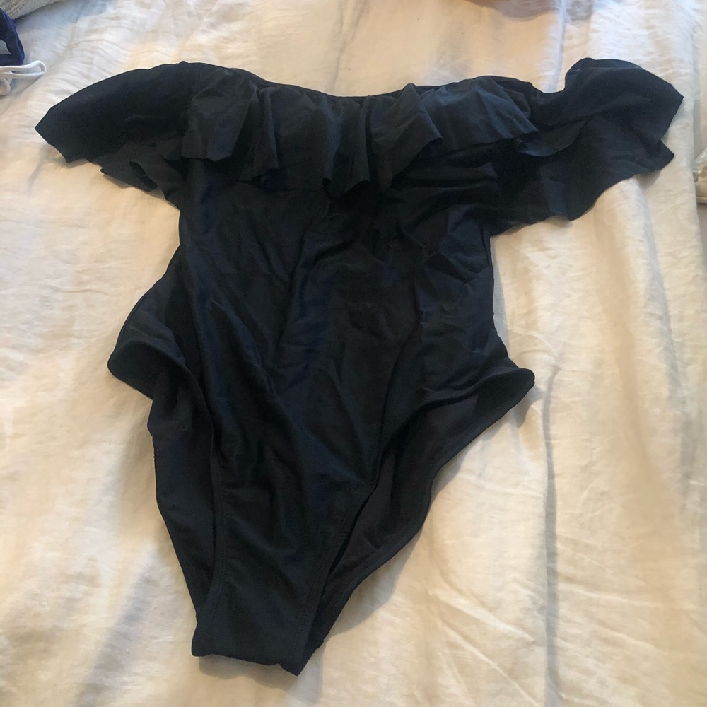 Off the shoulder ruffle one piece swimsuit